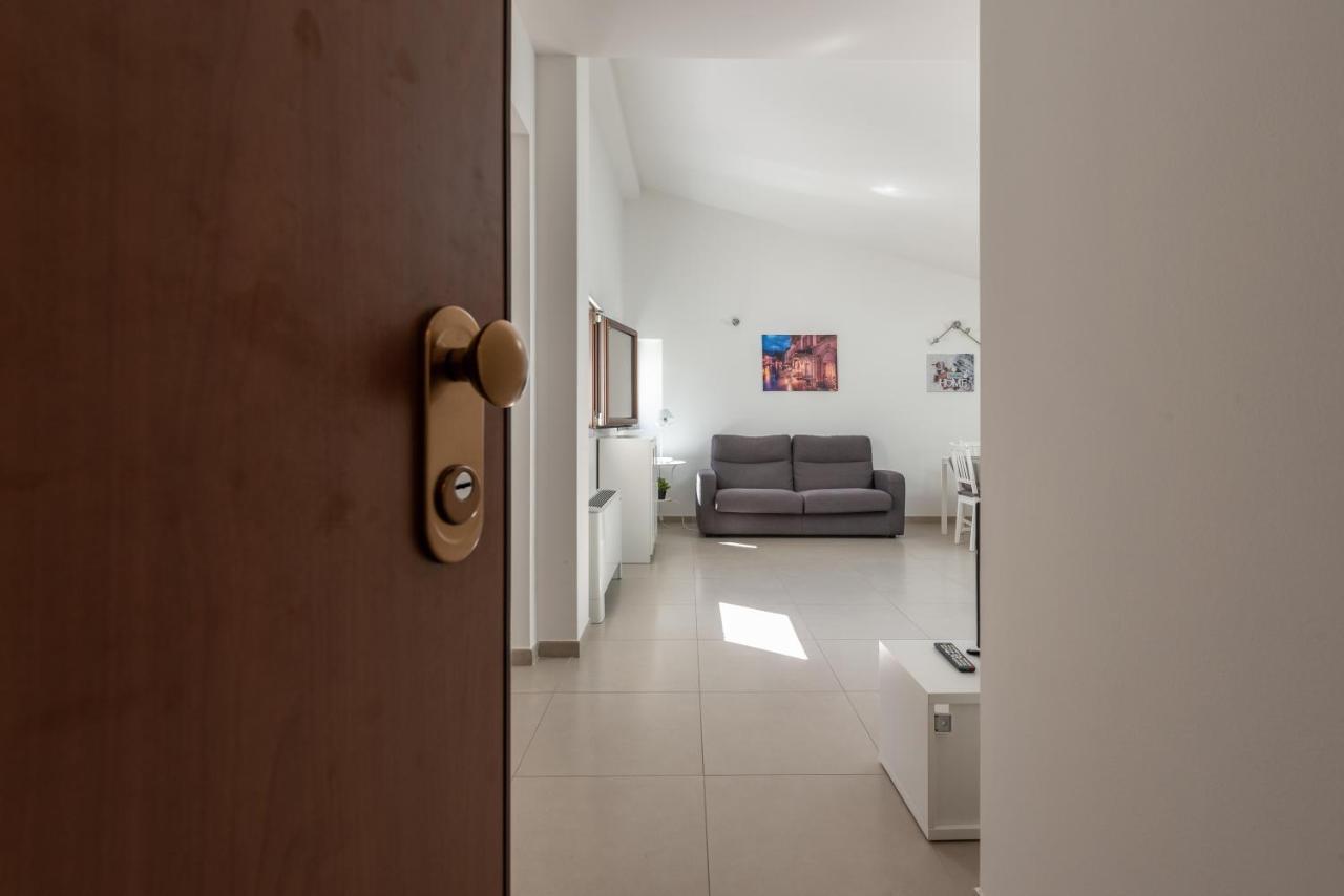 Malu Holiday Apartment-Palazzo Quaroni Παλέρμο Εξωτερικό φωτογραφία